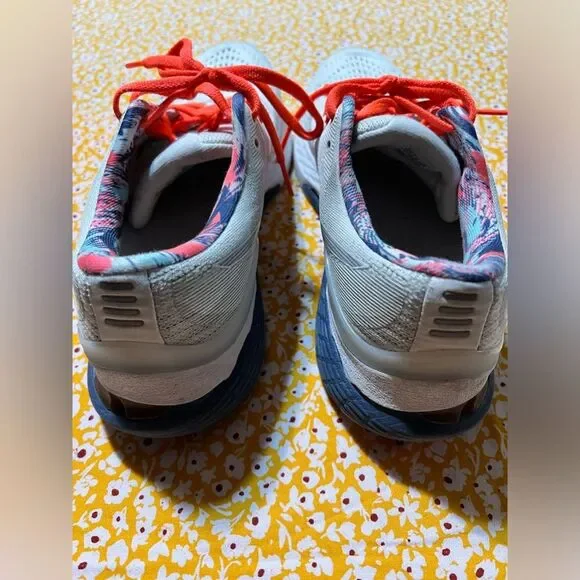 ASICS running shoes, fun colors, great support in shoes, gently worn, size 10 - Picture 7 of 10